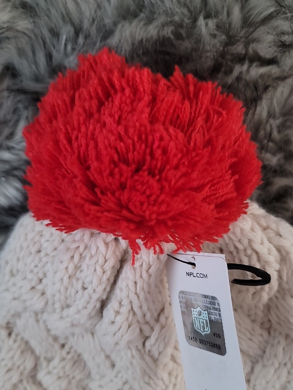 Women's NFL New England Patriots Cream Cable Knit Pom Beanie with Red Cuff - Picture 4 of 10